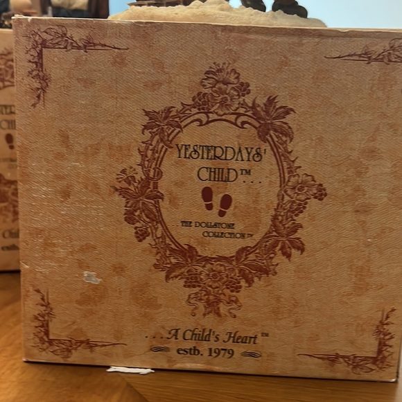 NIB Set Of 5  The Original Yesterdays Child Figurines - Picture 9 of 12